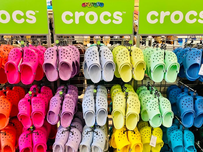 HOW CROCS MADE BILLIONS FROM UGLY SHOES - Truefyi